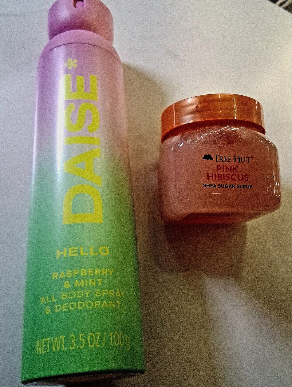 Daise - Hello - Raspberry & Mint Body Spray & Deodorant - Tree Hut - Sugar Scrub